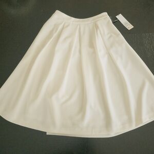 Calvin Klein Cream Classic A-Line Pleated Suiting Skirt‎ Sz. 0